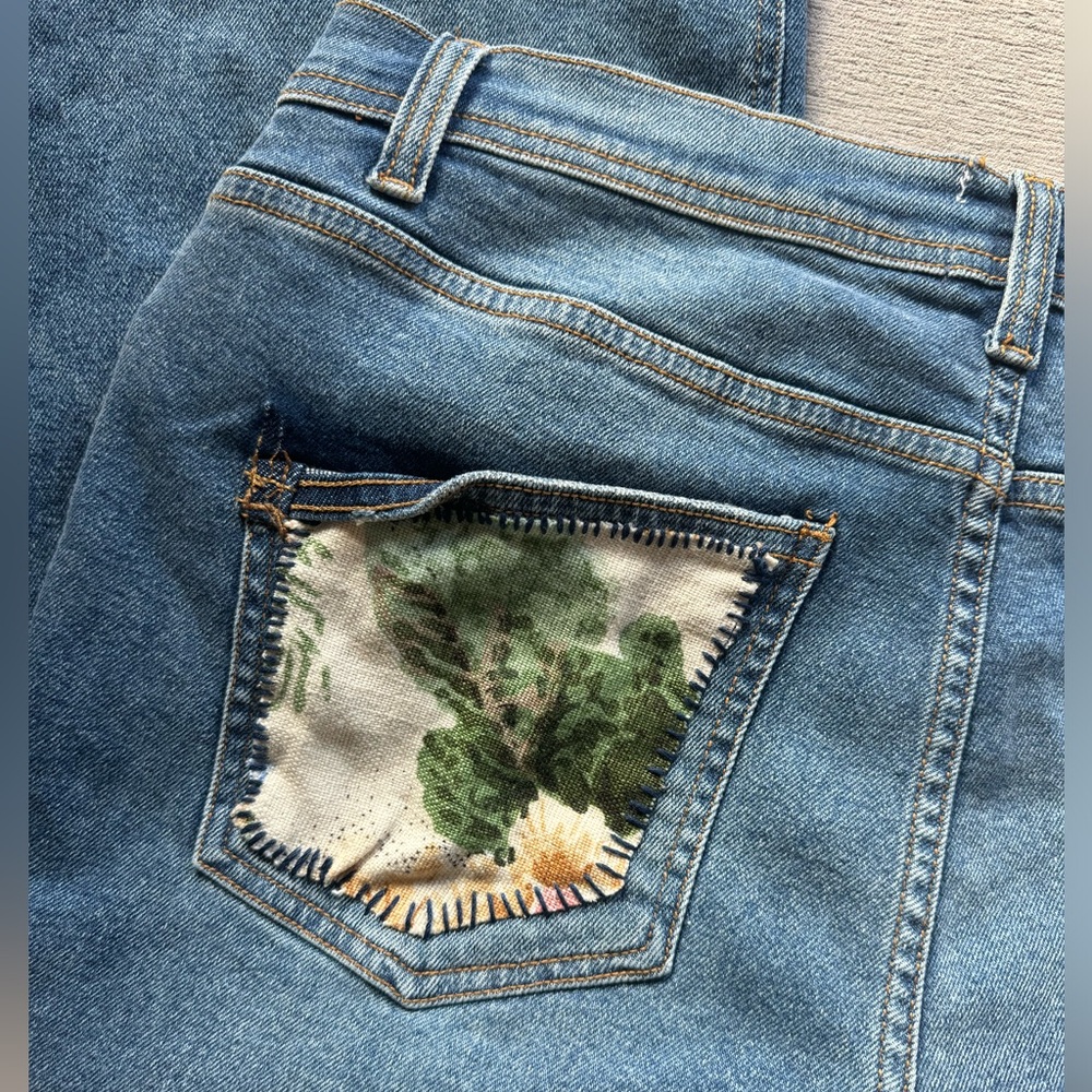 Customized Patchwork/Embroidered Jeans - Picture 5 of 10